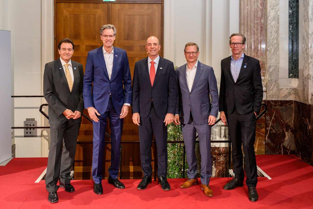 Bild 1 von 23 – Album Mediendatenbank